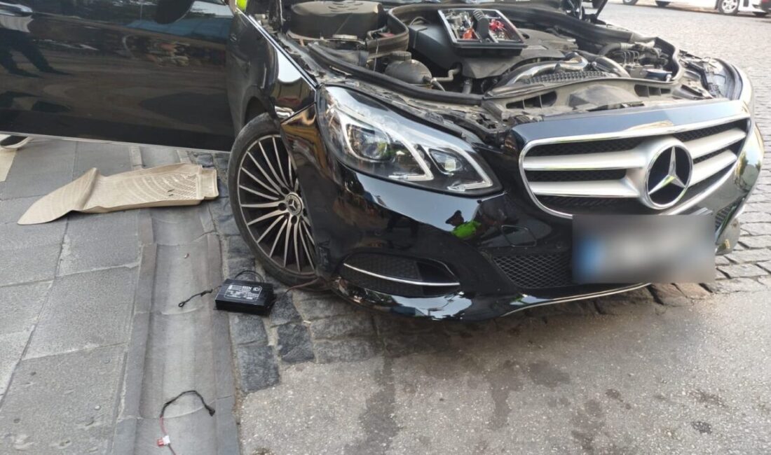 DENİZLİ (AA) – Denizli'nin Pamukkale ilçesinde, otomobilinde usulsüz siren tertibatı