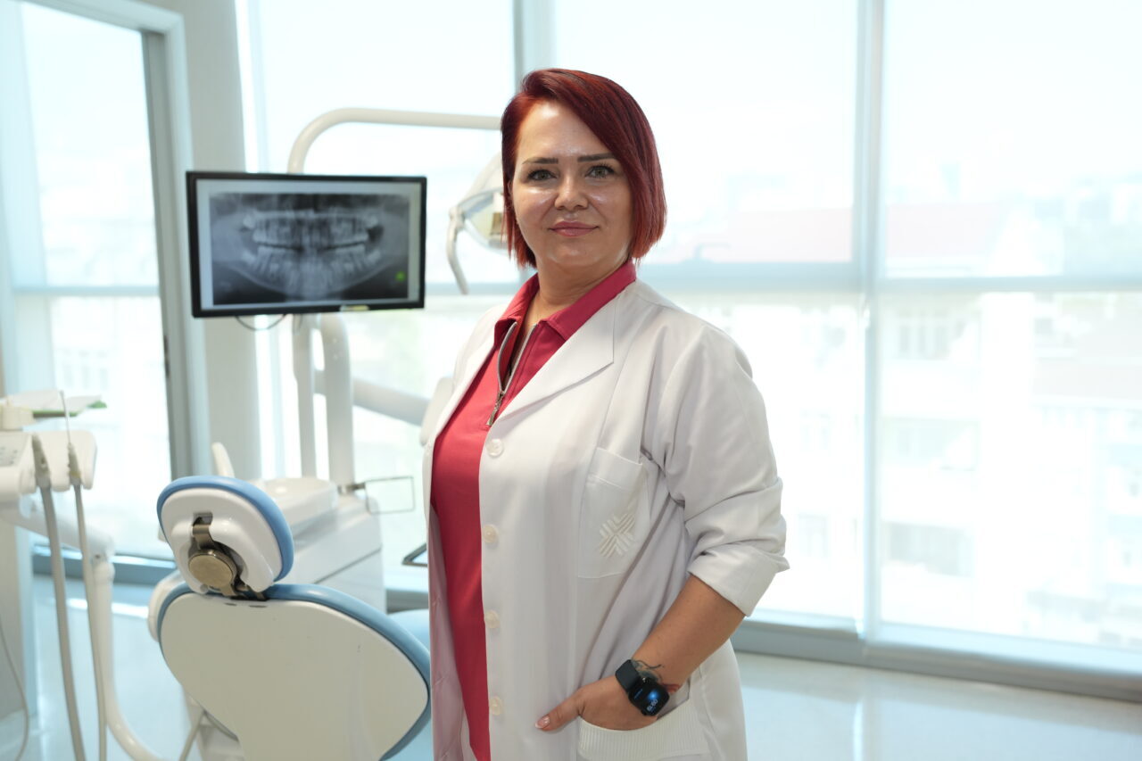 - Medipol Mega Üniversite Hastanesi Pedodonti Uzmanı Doç. Dr. Aslı
