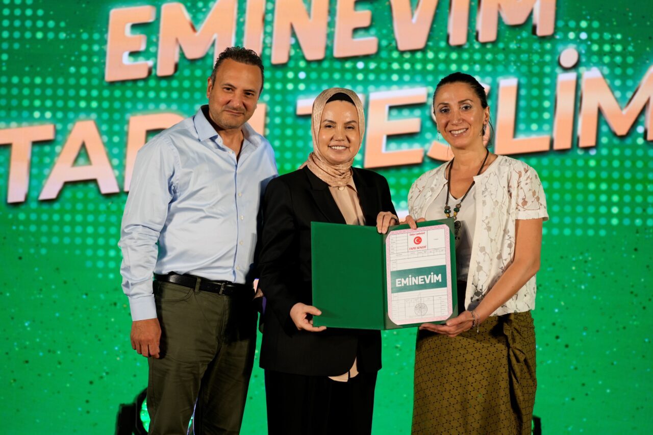 - Eminevim Genel Müdürü Murat Ayyıldız:
- "Bugüne kadar 340 bine