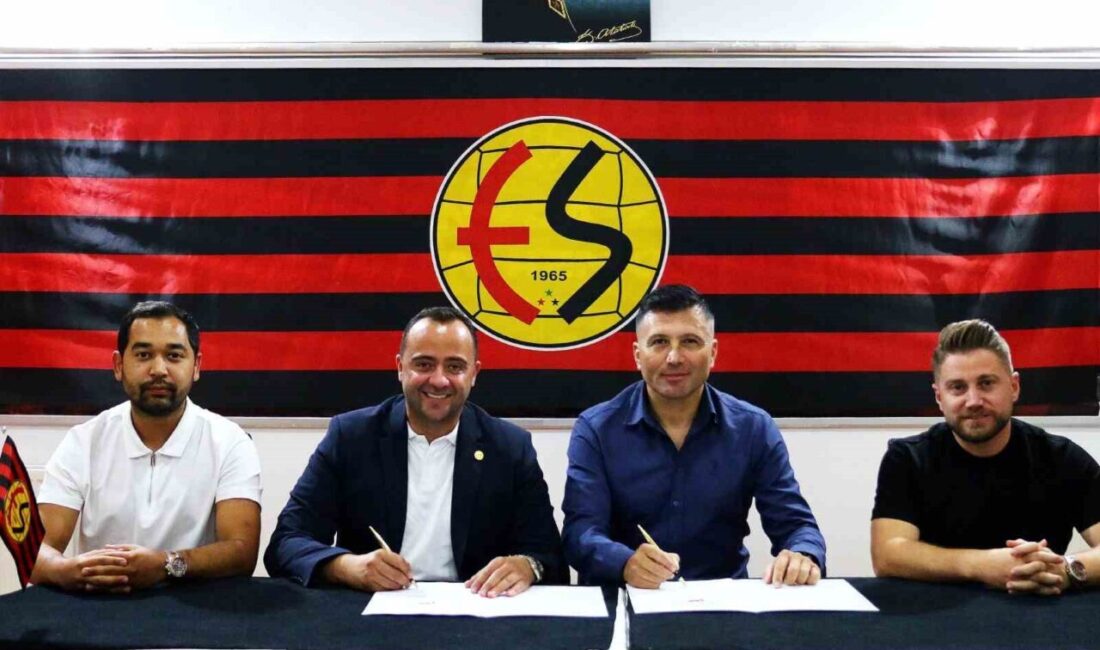Eskişehirspor, teknik direktörlük görevi için Serdar Göçerler ile anlaşma sağladı.