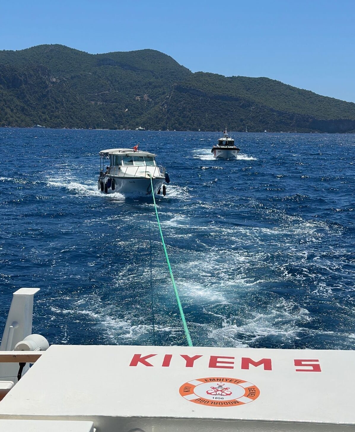 MUĞLA (AA) – Muğla'nın Fethiye ilçesi açıklarında sürüklenen ve içinde