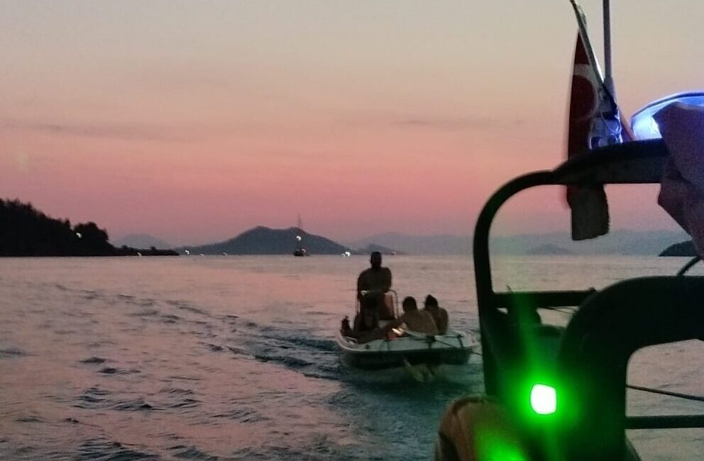 MUĞLA (AA) – Muğla'nın Fethiye ilçesi açıklarında sürüklenen teknedeki 4