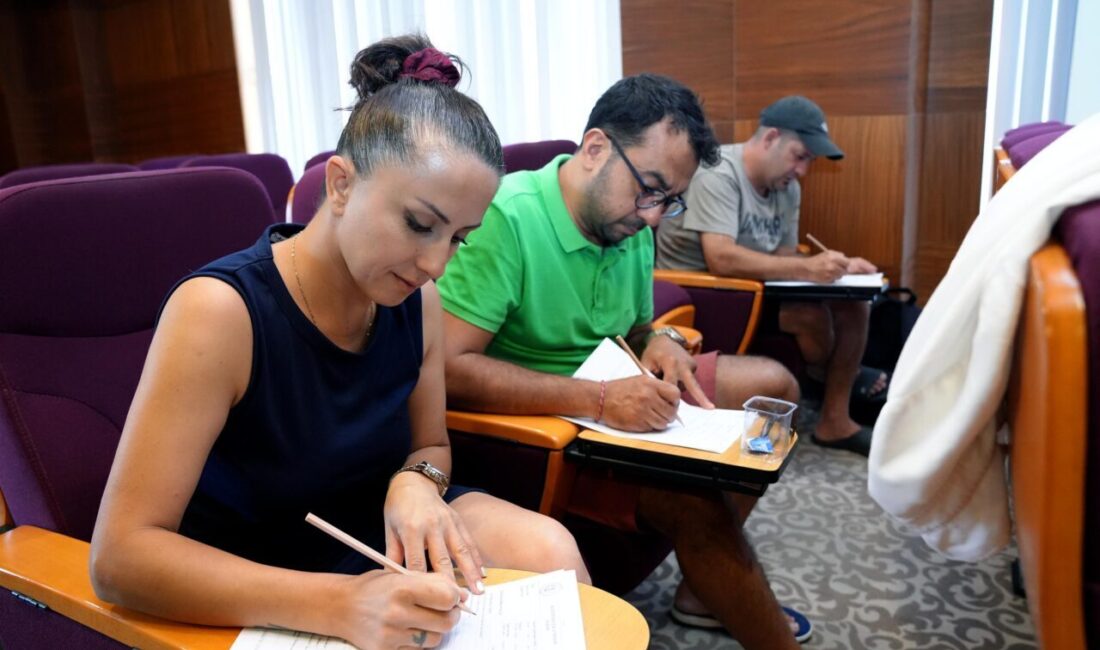MUĞLA (AA) – Muğla'nın Fethiye ilçesinde "Cankurtaran Eğitimi" gerçekleştirildi. Fethiye