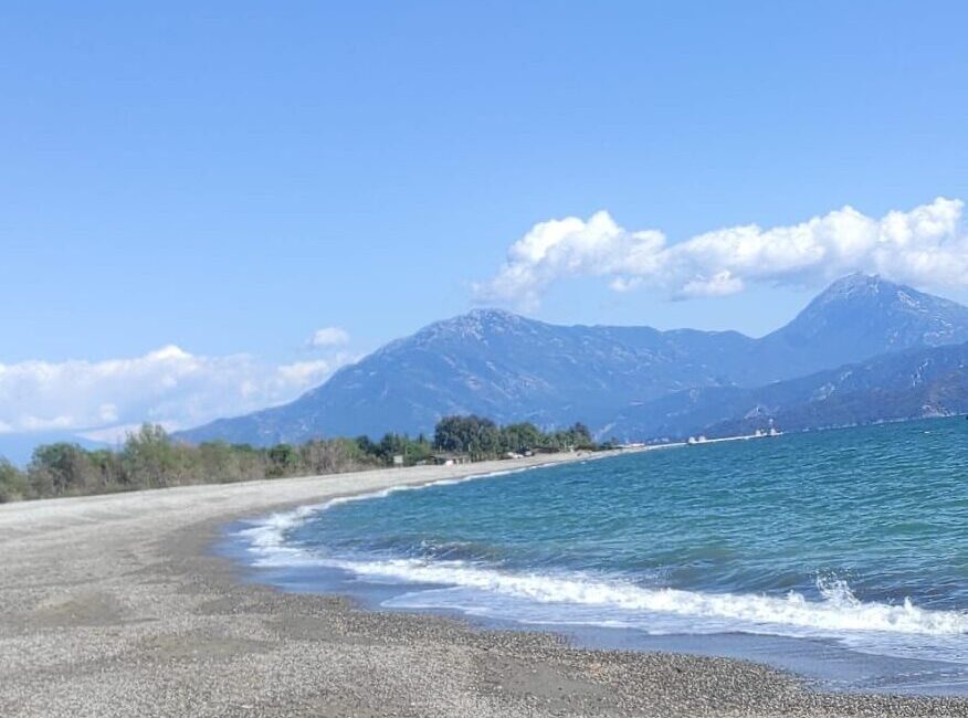 MUĞLA (AA) – Muğla'nın Fethiye ilçesindeki Karaot Plajı'nın halk plajı