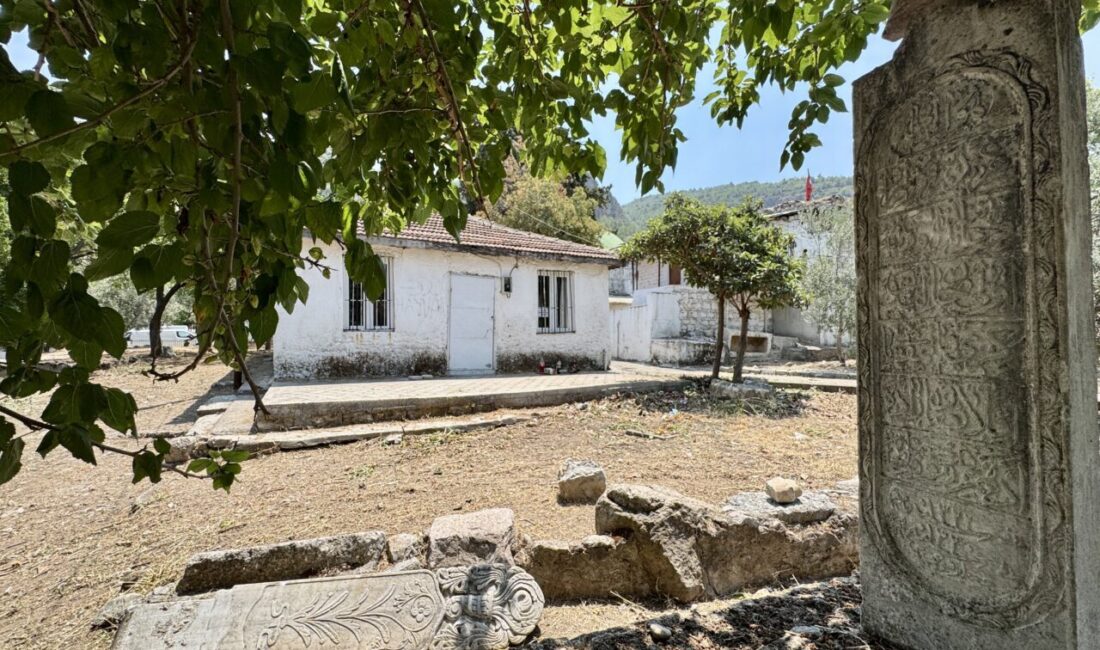 - Fethiye Kalesi Kazısı Bilimsel Sorumlusu Prof. Dr. Kadir Pektaş:
-