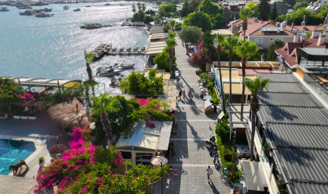 MUĞLA (AA) – Muğla'nın Fethiye ilçesindeki turistik mahalle Göcek'in sahil