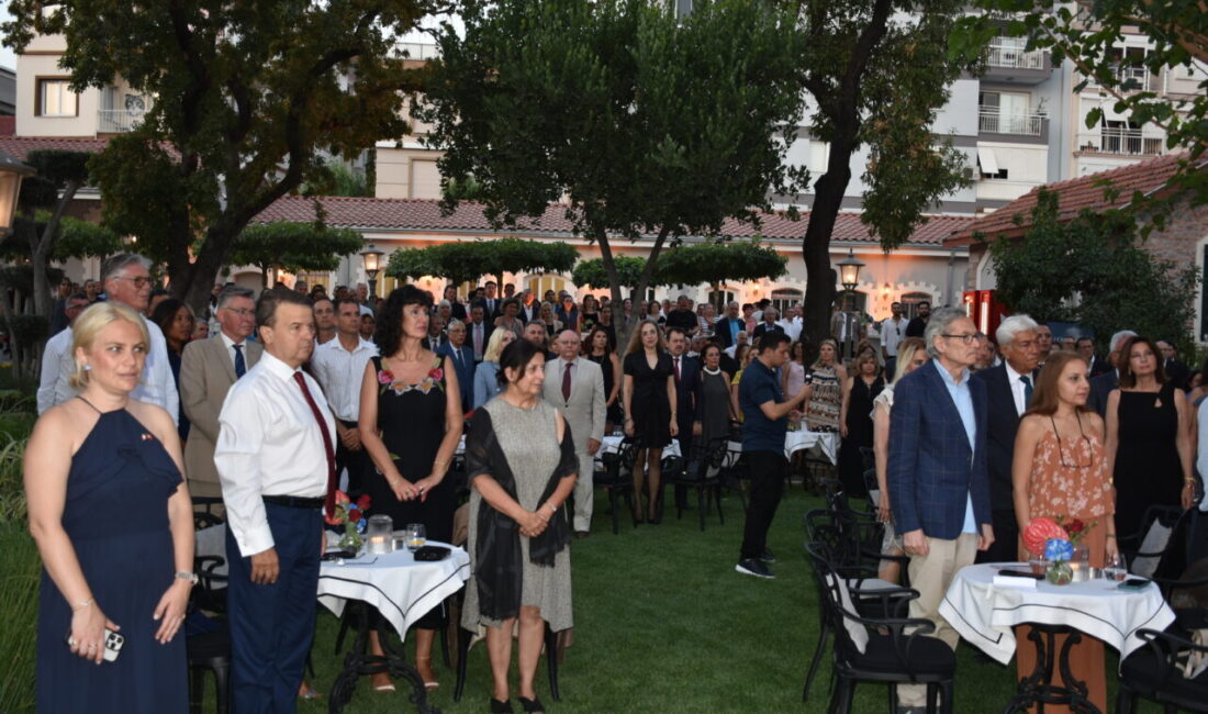 İZMİR (AA) – Fransa Milli Günü, İzmir'de düzenlenen resepsiyonla kutlandı.