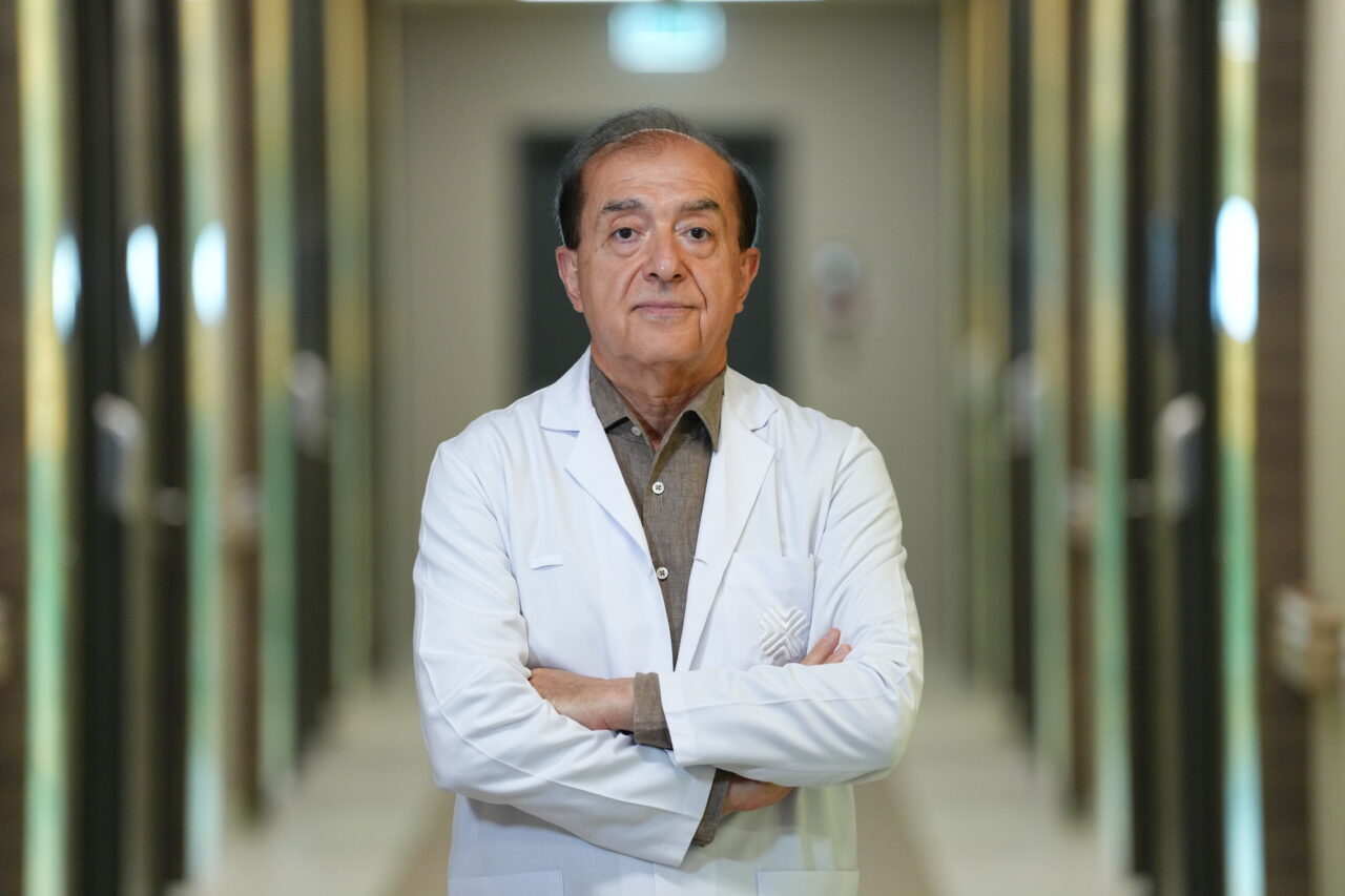 - Medipol Mega Üniversite Hastanesi Gastroenteroloji Uzmanı Prof. Dr. Vedat