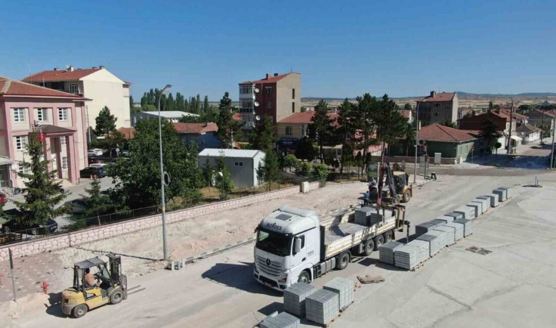 İnönü Belediyesi, ilçe içerisinde yayaların kaldırımlarda güvenli ve rahat seyahat