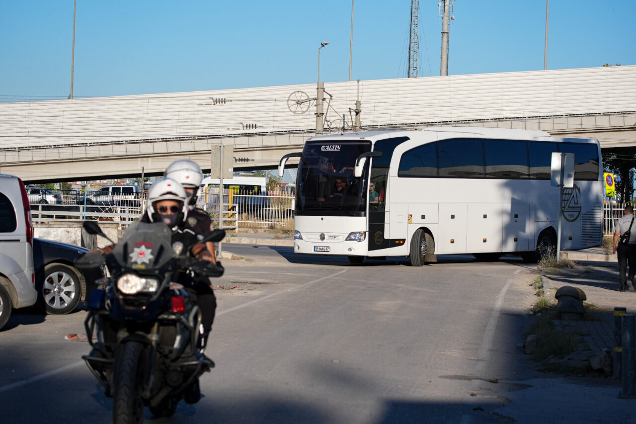 İZMİR (AA) – İzmir Büyükşehir Belediyesine yönelik yolsuzluk soruşturması kapsamında