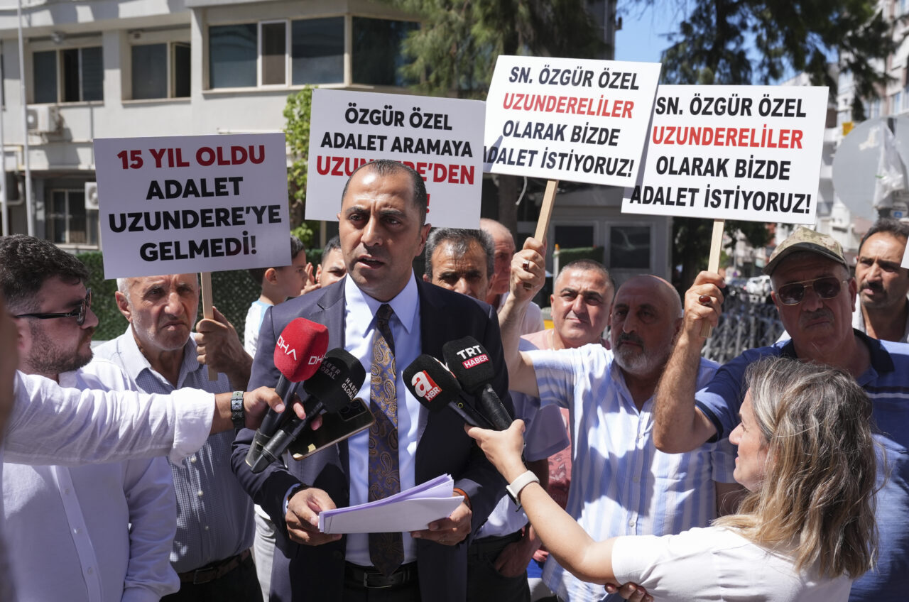 - Uzundere Kentsel Dönüşüm Platform Sözcüsü Eray Uslu:
- "Türkiye'nin örnek