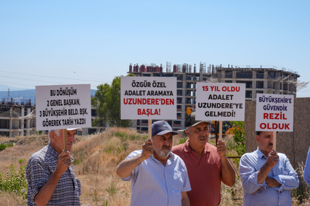 - İzmir Büyükşehir Belediyesinin 2011'de Karabağlar ilçesinde başlattığı Uzundere Kentsel