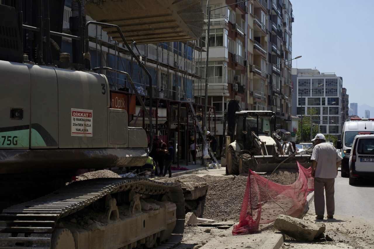 İZMİR (AA) – İzmir'in Bornova ilçesinde, altyapı çalışmaları sırasında doğal