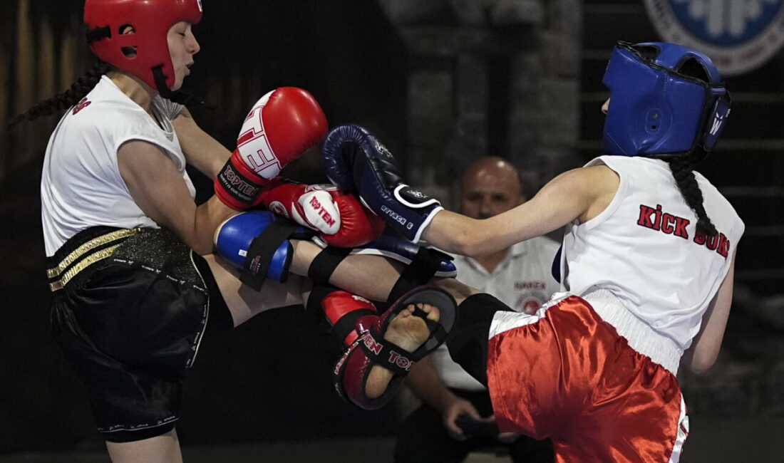 İZMİR (AA) – Türkiye Kick Boks Federasyonu tarafından 81 ilden