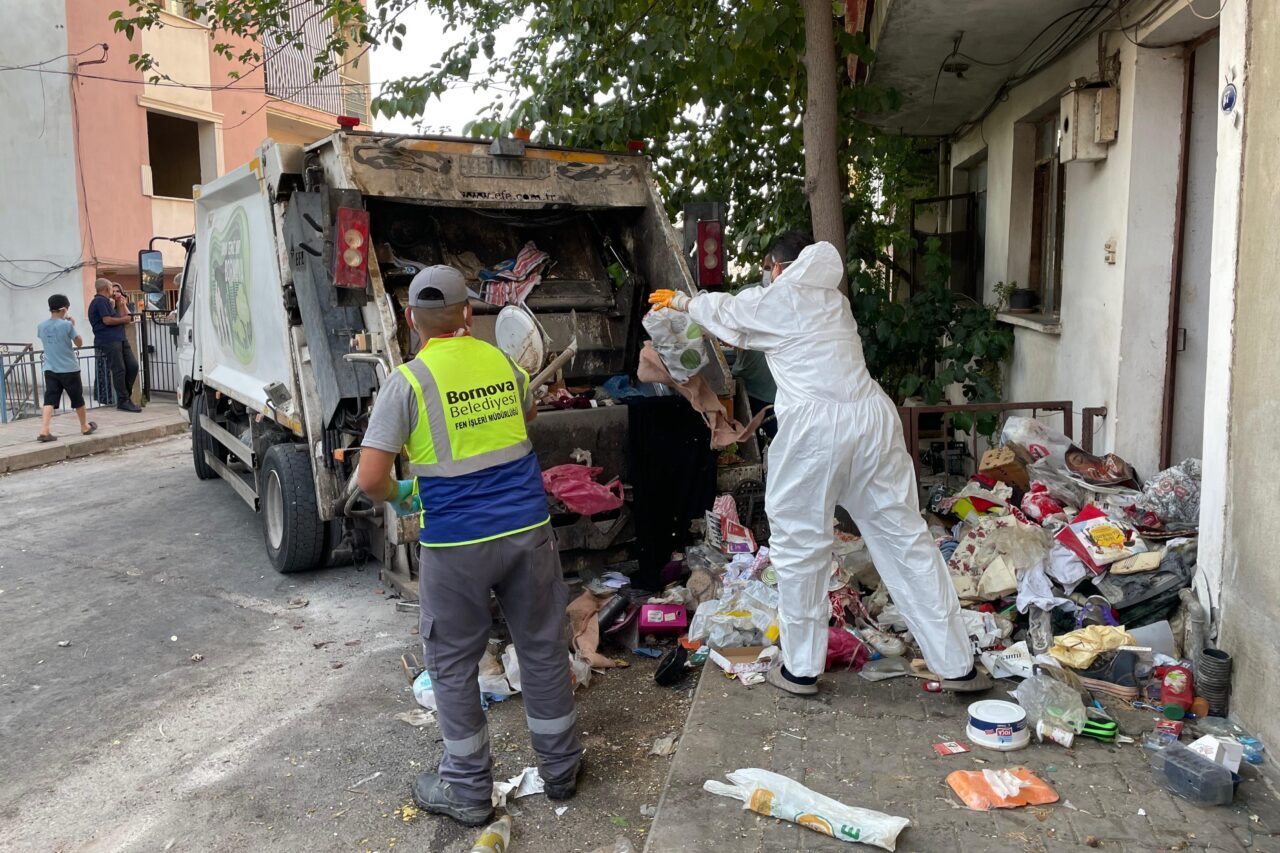 İZMİR (AA) – İzmir'in Bornova ilçesinde çevre sakinlerinin şikayeti üzerine