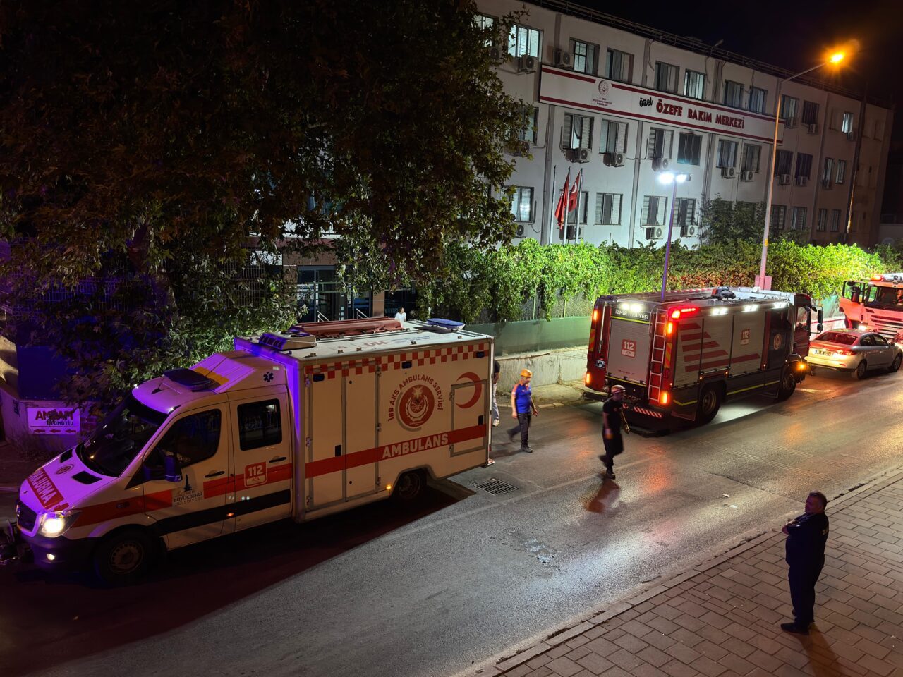 - Ekiplerce tahliye edilen merkezdeki engelliler, Aile ve Sosyal Hizmetler