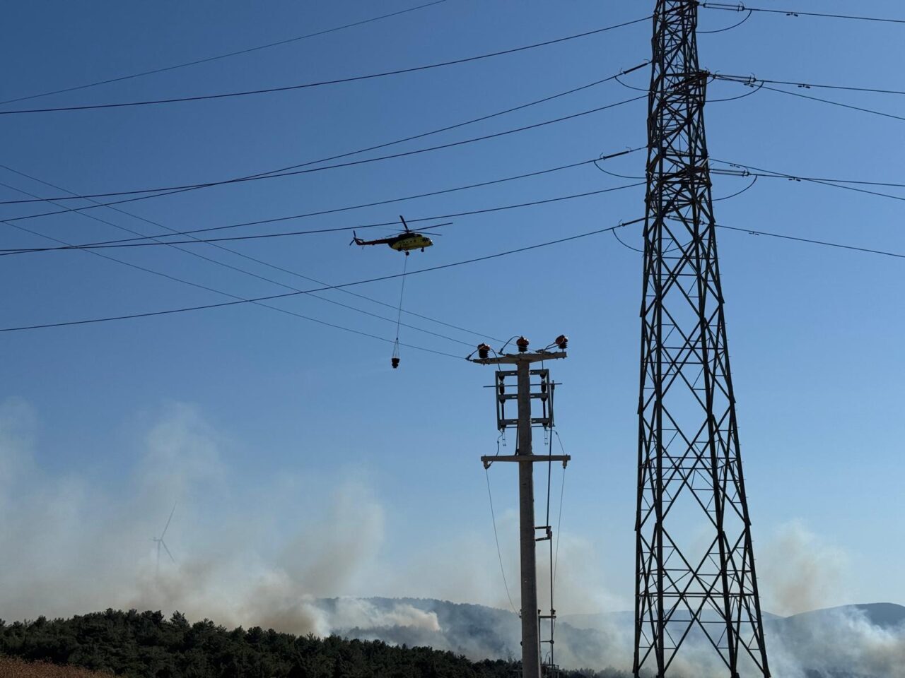 İZMİR (AA) – İzmir'in Urla ilçesindeki ormanlık alanda çıkan yangınına