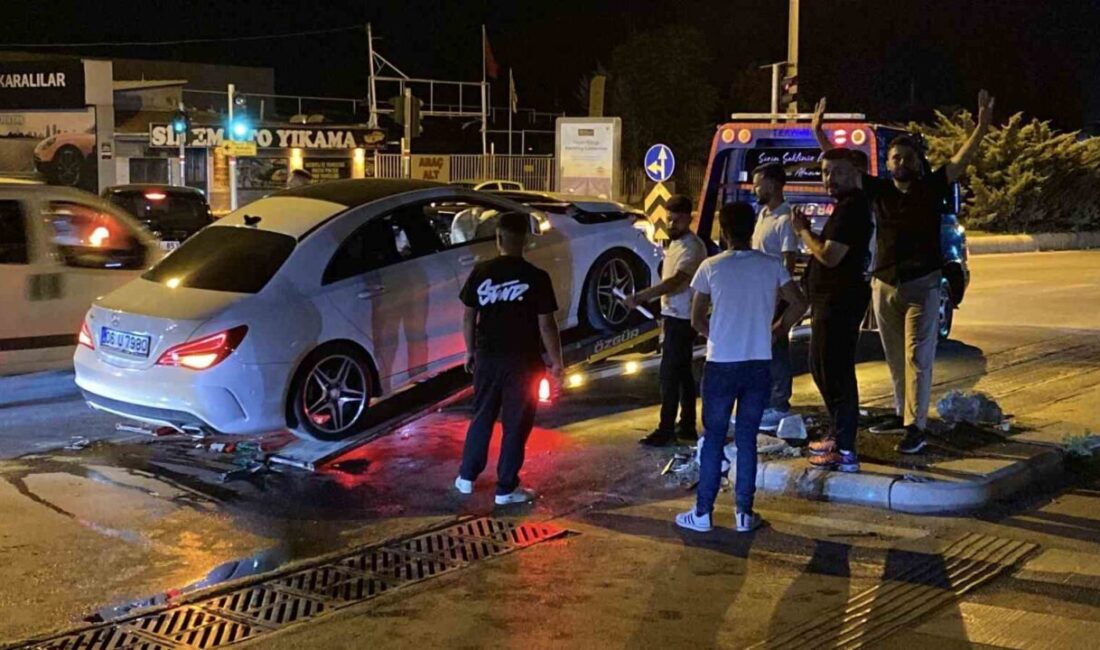 Eskişehir’de 2 otomobilin döner kavşakta çarpışması sonucunda meydana gelen trafik