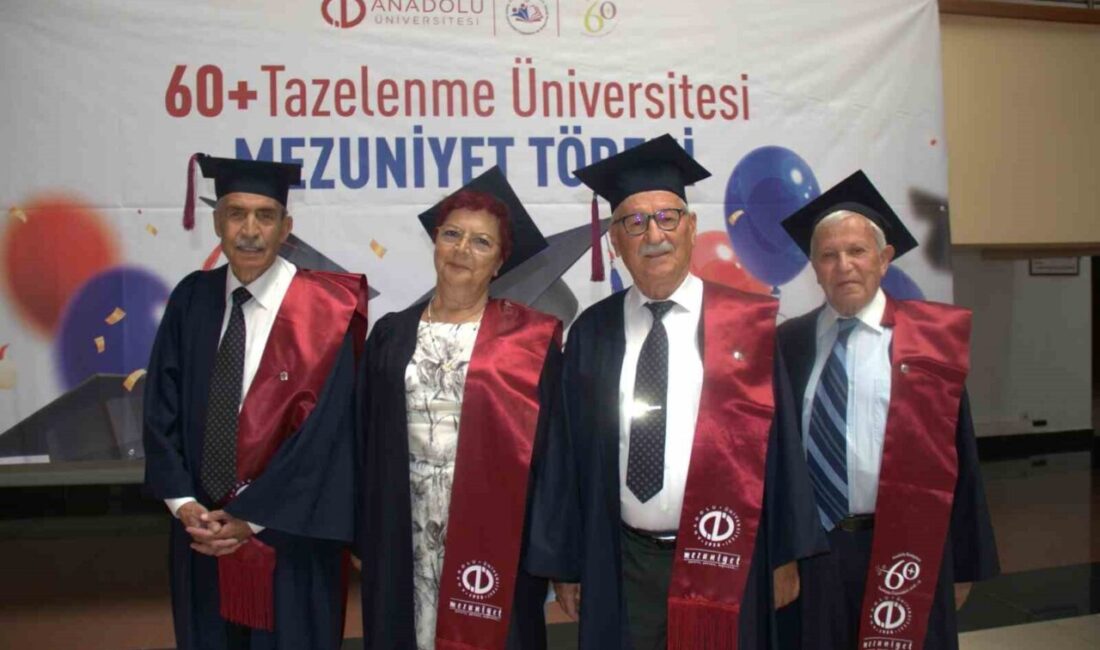 Bu yıl 2’nci mezunlarını veren Anadolu Üniversitesi 60+ Tazelenme Üniversitesi’nde