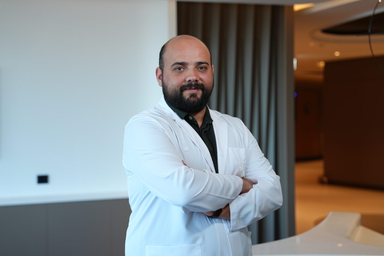 - Medipol Acıbadem Bölge Hastanesi'nden Dr. Öğr. Üyesi Yasin Kulaksız:
-