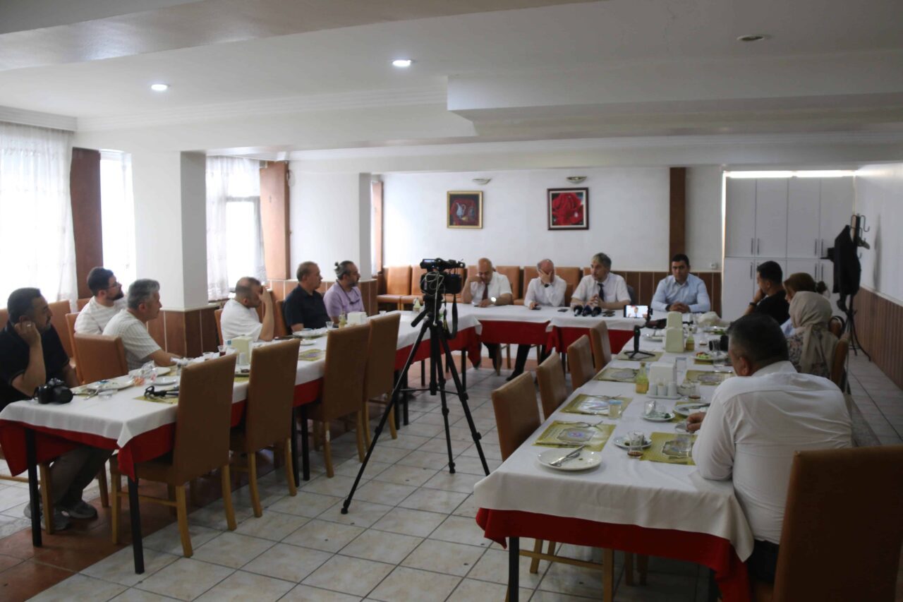 KÜTAHYA (AA) – Kütahya Milli Eğitim Müdürü Mustafa Yılmaz, gazetecilerle