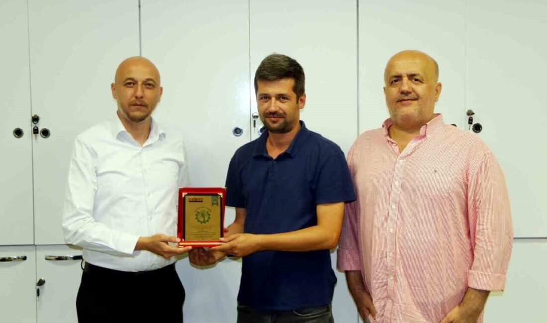 Kütahya OSB’de çevreci firmalar ödüllendirildi Kütahya Organize Sanayi Bölgesi (OSB) Müdürlüğü tarafından bu yıl 4.’sü