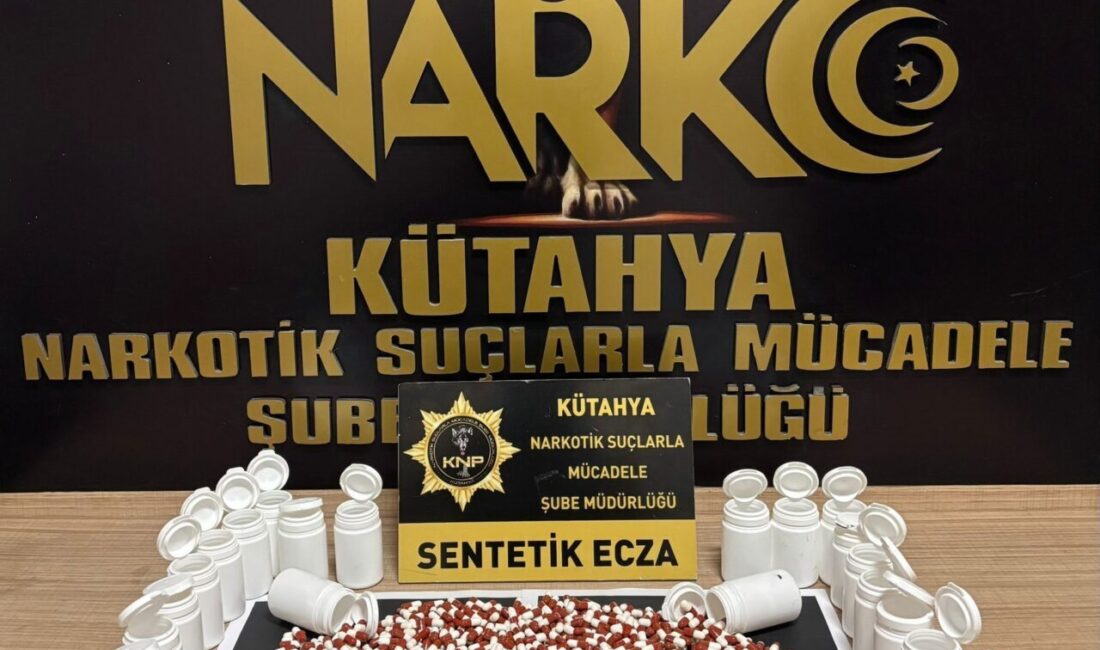 KÜTAHYA (AA) – Kütahya'da uyuşturucu operasyonunda gözaltına alınan 4 şüpheli