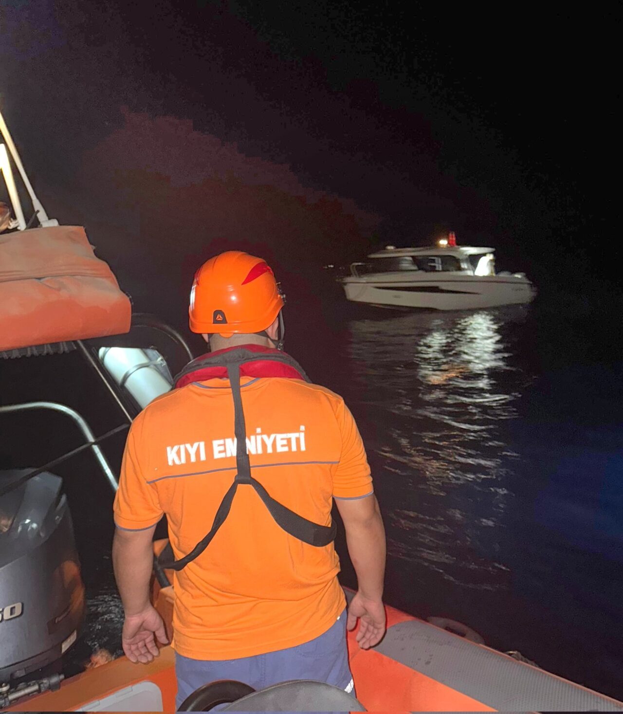 MUĞLA (AA) – Muğla'nın Marmaris ilçesi açıklarında sürüklenen ve içinde