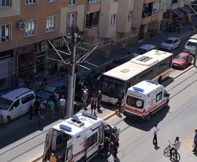 Eskişehir’de bir motosikletin yayaya çarpması sonucunda meydana gelen kazada 2