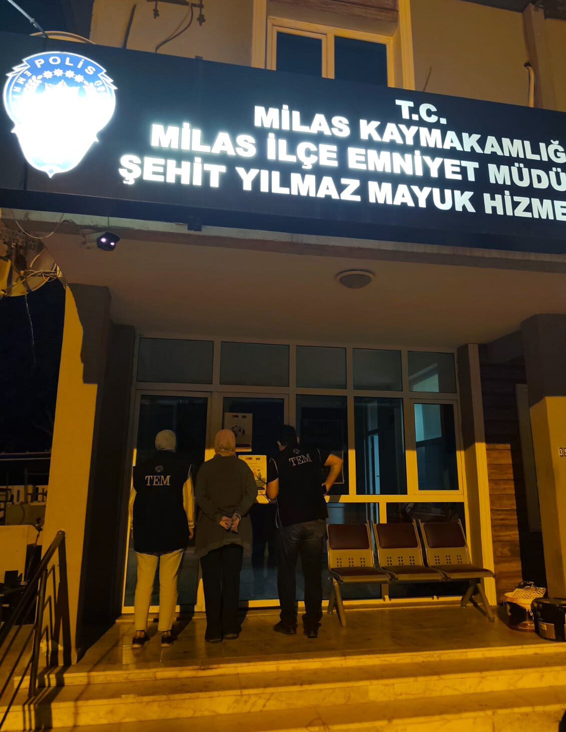 MUĞLA (AA) – Muğla'nın Milas ilçesinde FETÖ üyeliği suçlamasıyla aranan