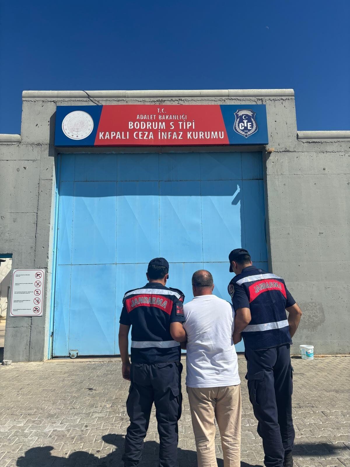 MUĞLA (AA) – Muğla'nın Milas ilçesinde, hakkında 7 yıl, 6