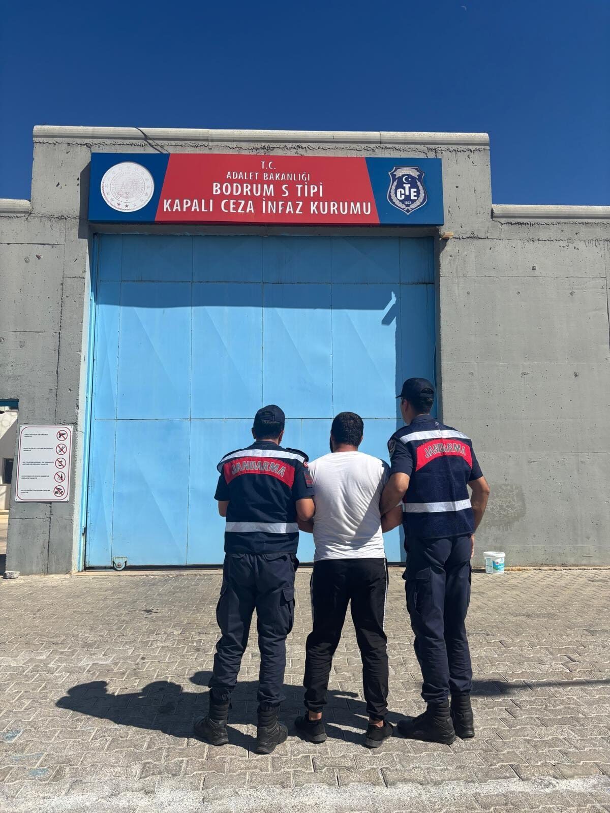 MUĞLA (AA) – Muğla'nın Milas ilçesinde, hakkında 7 yıl, 6