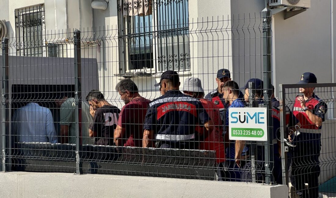 MUĞLA (AA) – Muğla'nın Seydikemer ilçesinde göçmen kaçakçılığı iddiasıyla gözaltına