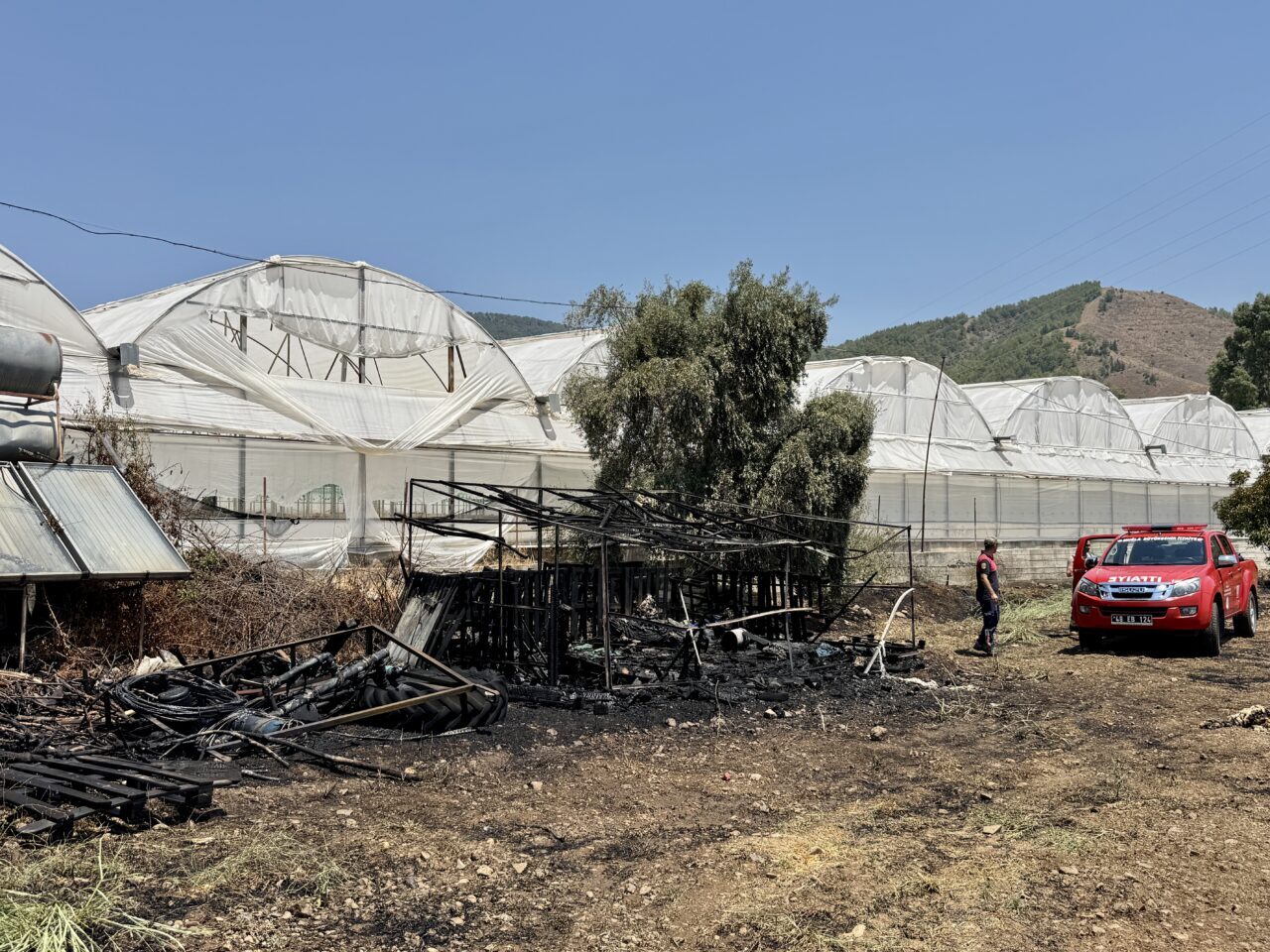 MUĞLA (AA) – Muğla'nın Fethiye ilçesinde otluk alanda çıkan yangın,
