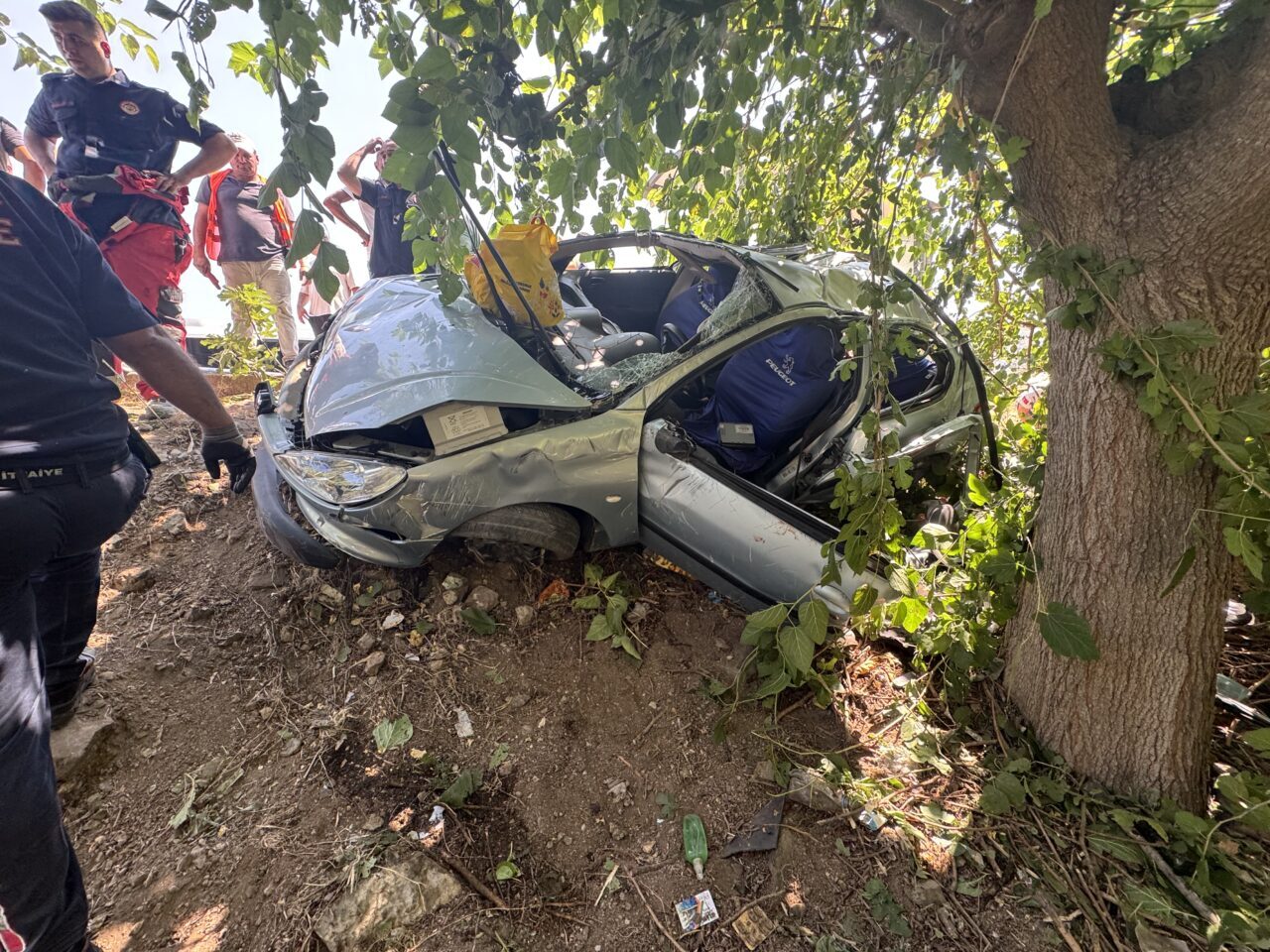 MUĞLA (AA) – Muğla'nın Fethiye ilçesinde otomobilin şarampole devrilmesi sonucu
