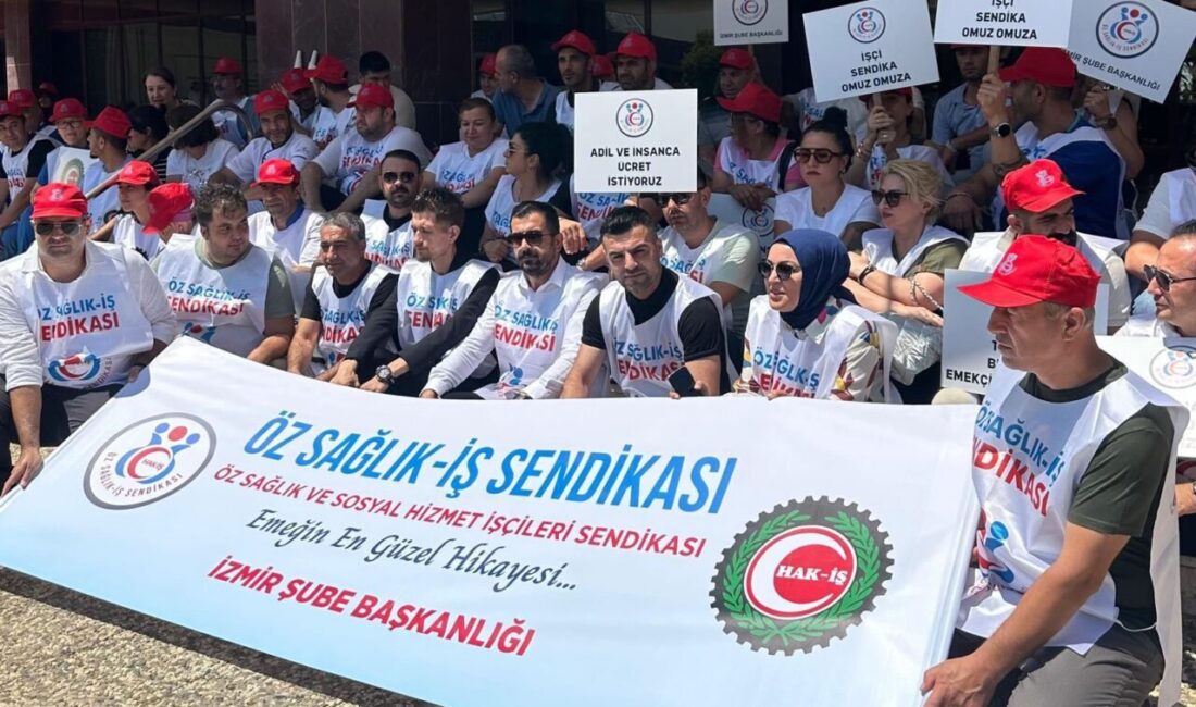 İZMİR (AA) – İzmir'de Öz Sağlık-İş Sendikası üyeleri, 2025 Yılı