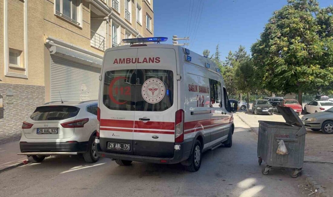 Eskişehir’de henüz bilinmeyen bir sebepten dolayı bir apartmanın birinci katından