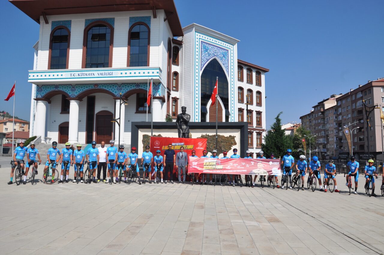 KÜTAHYA (AA) – İstanbul'un Arnavutköy Belediyesi tarafından 15 Temmuz şehitlerini