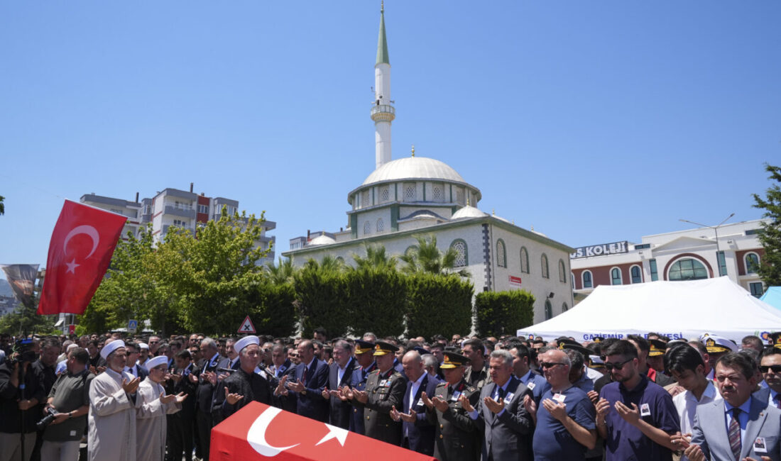 İZMİR (AA) – Pençe-Kilit Harekatı bölgesinde terör örgütü mensuplarınca kullanılan