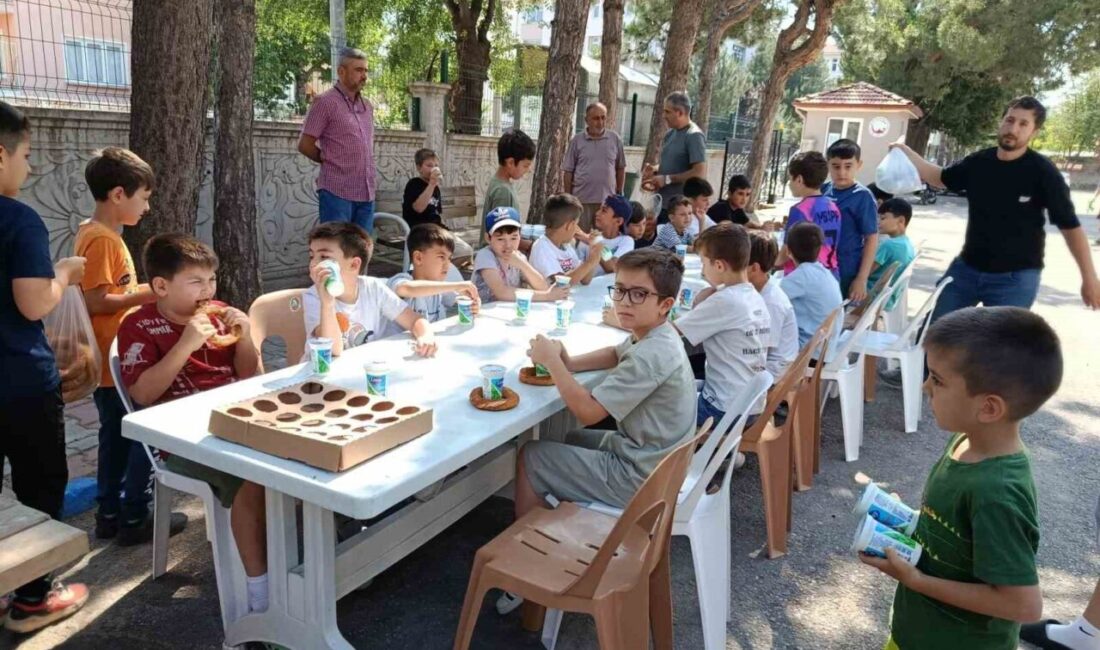 Simav İbrahim Eren İmam Hatip Ortaokulu’ndaki Yaz Kur’an Kursunda öğrenim