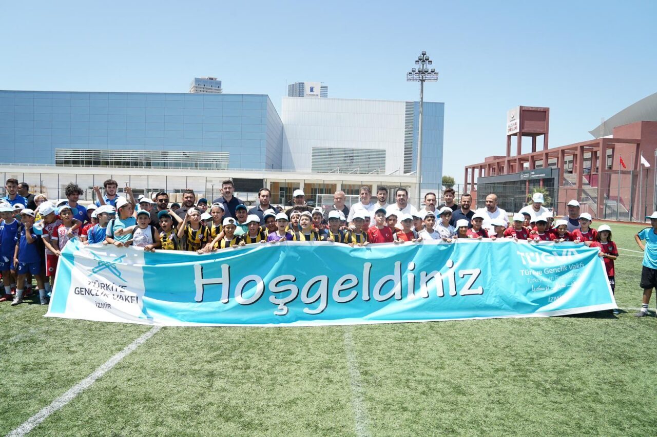 İZMİR (AA) – Türkiye Gençlik Vakfı (TÜGVA) İzmir İl Temsilciliği