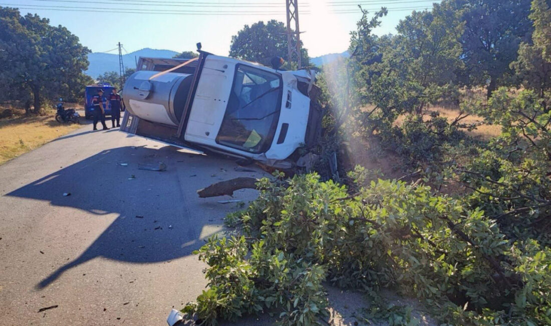 UŞAK (AA) – Uşak'ın Sivaslı ilçesinde, kamyonetle çarpışan motosikletin sürücüsü