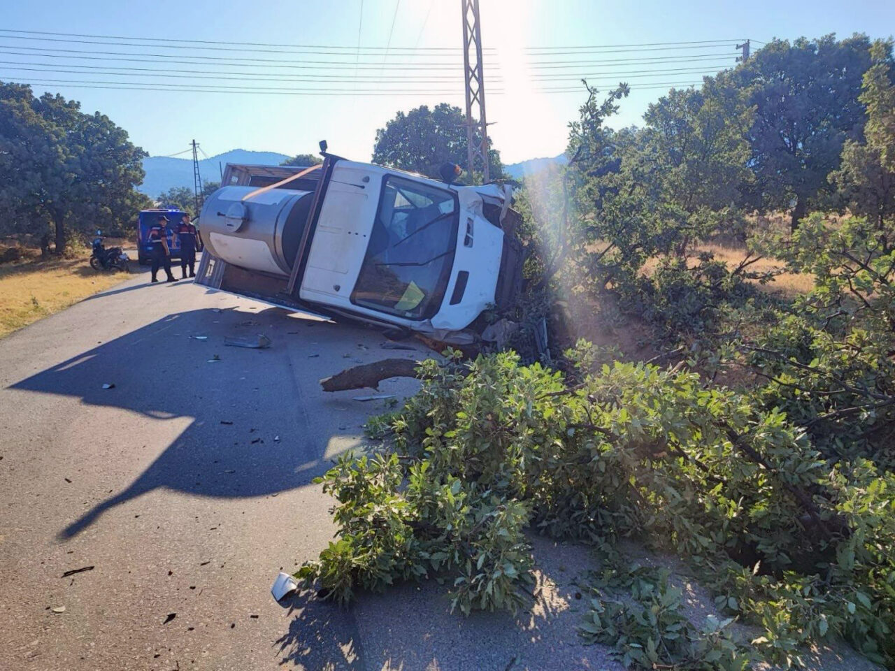 UŞAK (AA) – Uşak'ın Sivaslı ilçesinde, kamyonetle çarpışan motosikletin sürücüsü