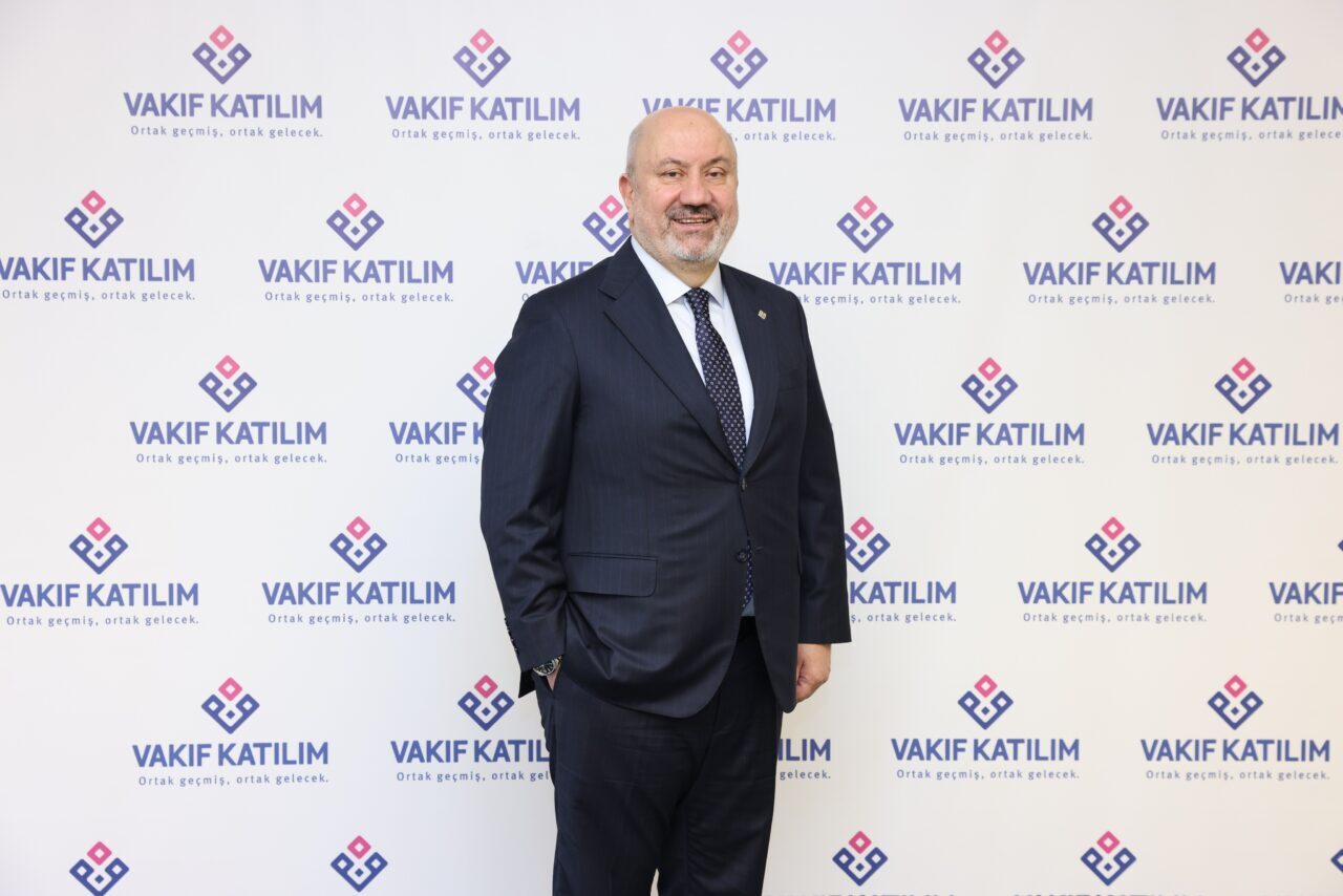 - Vakıf Katılım Genel Müdürü Mehmet Ali Akben:
- "İhracatı önceleyen