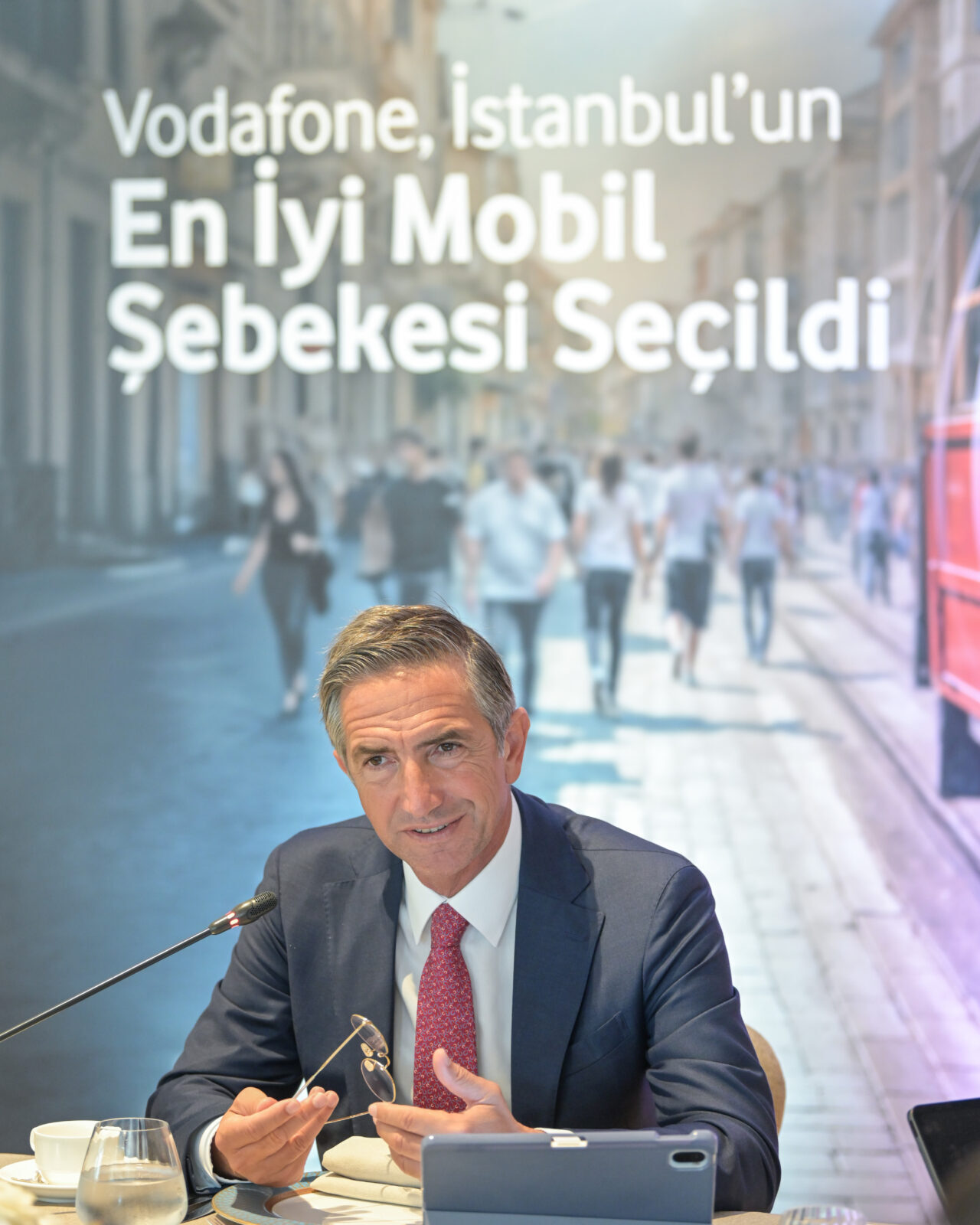 - Vodafone Türkiye CEO'su Engin Aksoy:
- "İstanbul'un ve Türkiye'nin en