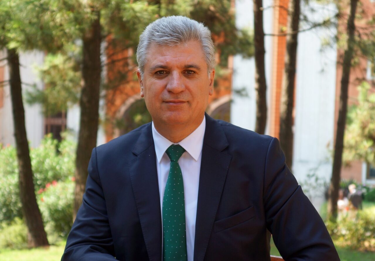 - Yeditepe Üniversitesi Genetik ve Biyomühendislik Bölüm Başkanı Prof. Dr.