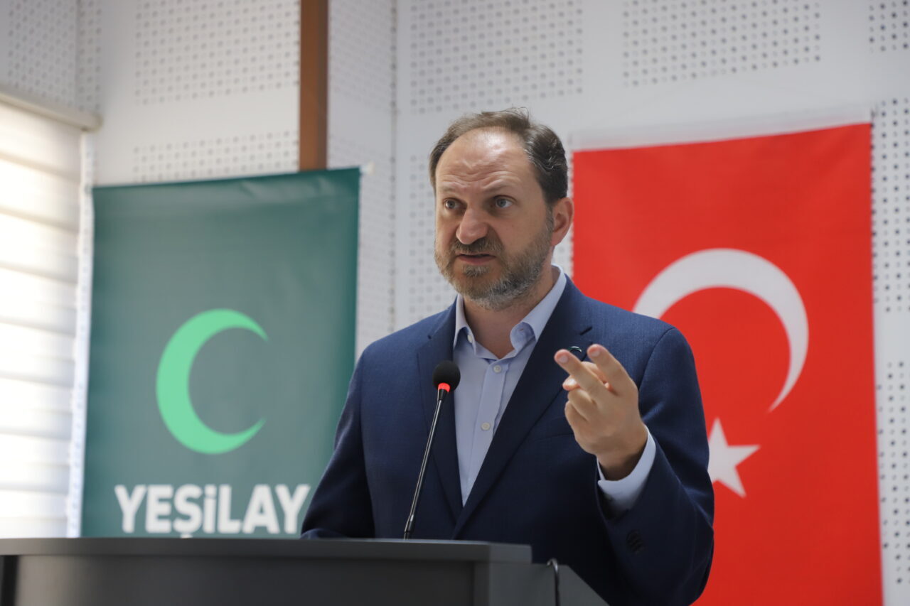 - "Bağımlılıkla alakalı bir insanın elinden tutabilmek, onun bağımlılıktan kurtulmasına
