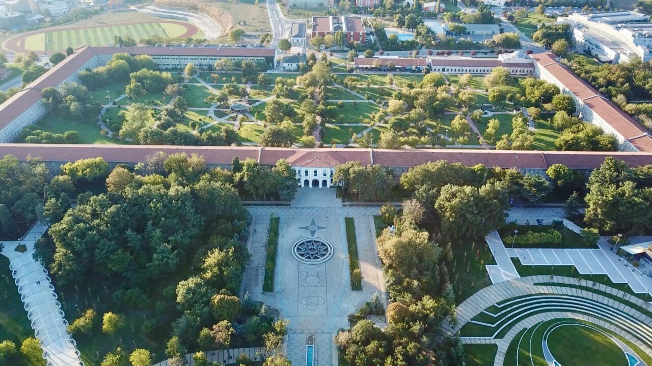 - Yıldız Teknik Üniversitesi Rektörü Prof. Dr. Eyüp Debik:
- "Başarıyı
