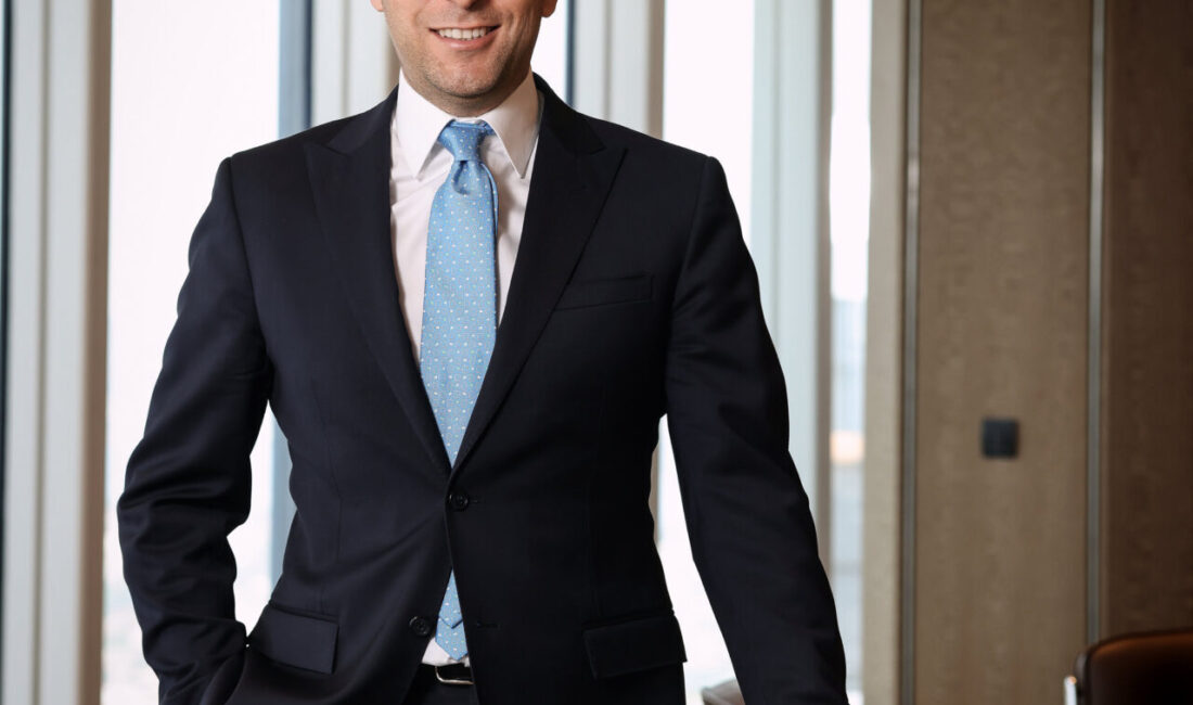 - Akbank İnsan ve Kültür Genel Müdür Yardımcısı Bülent Oğuz:
-