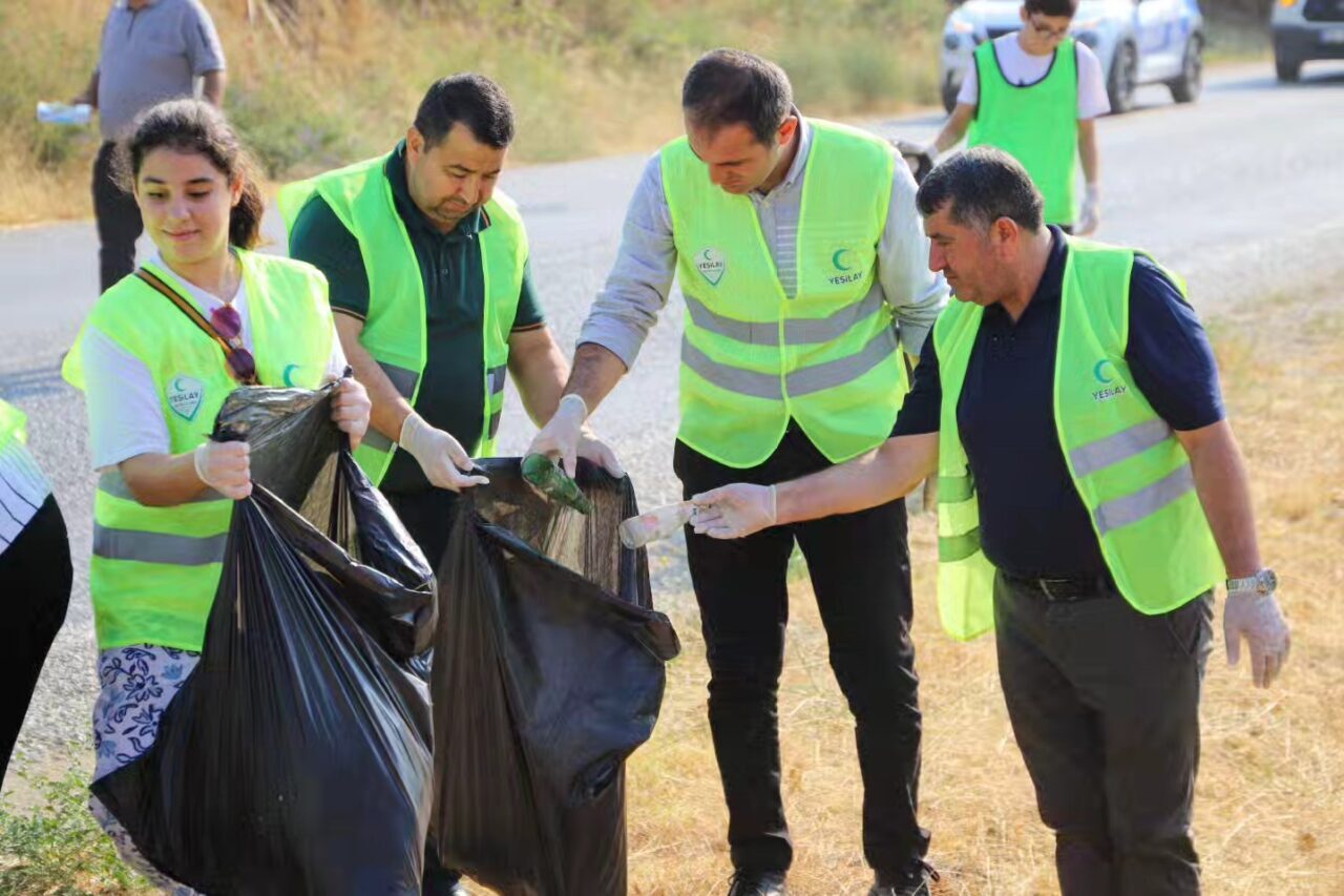 İZMİR (AA) – Bayındır'da orman yangınlarına dikkat çekmek ve çevre